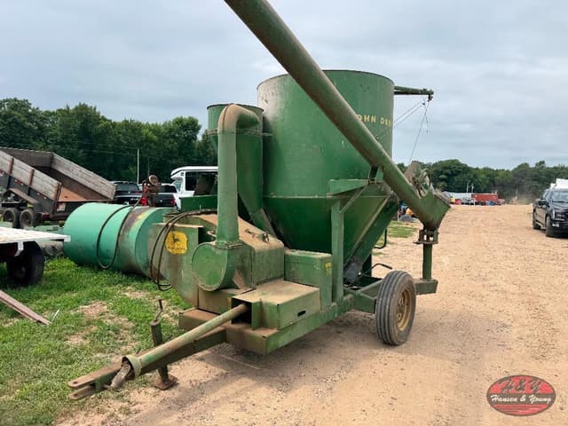 Image of John Deere 400 equipment image 1