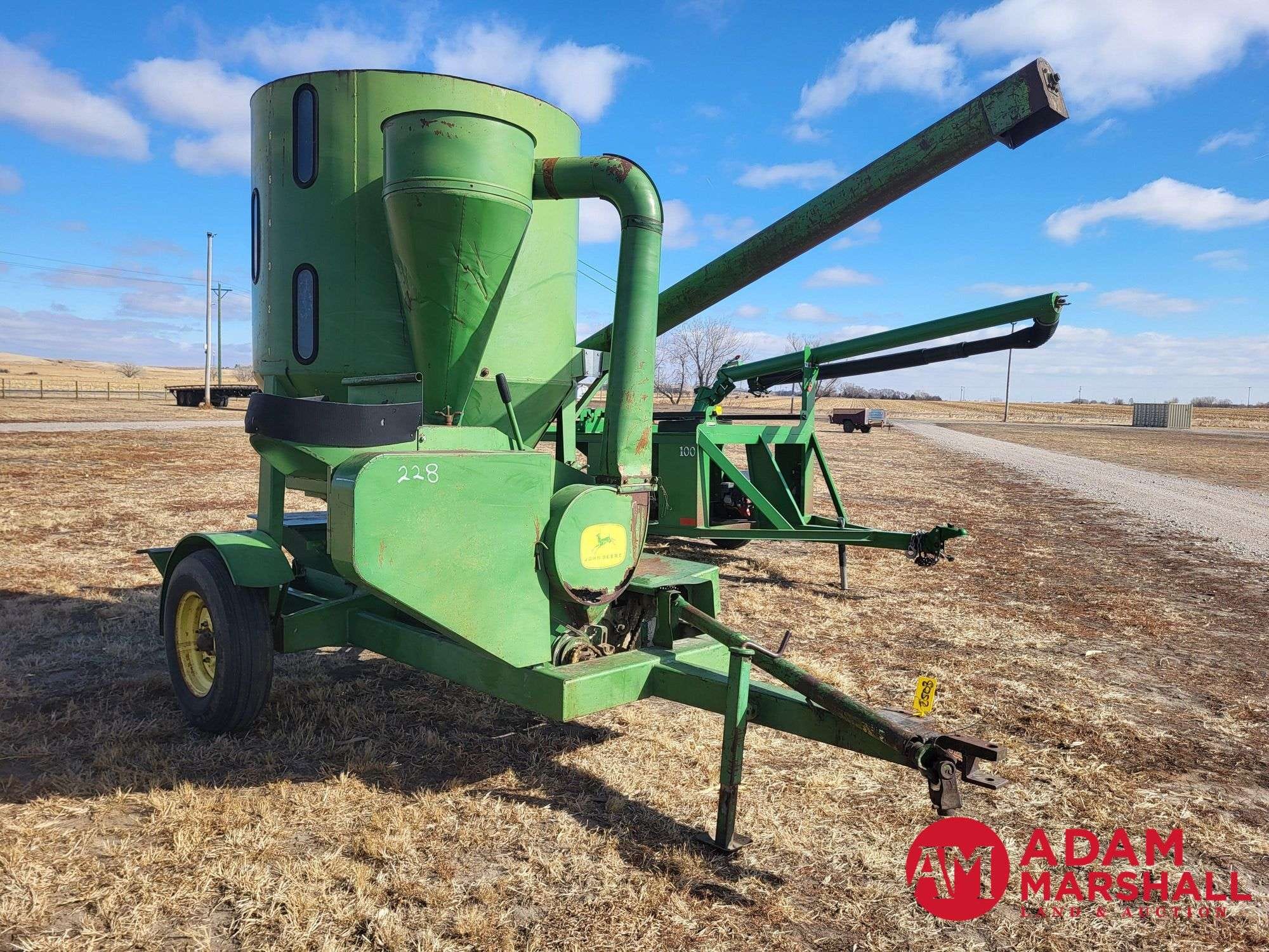 John Deere 400 Equipment Image0