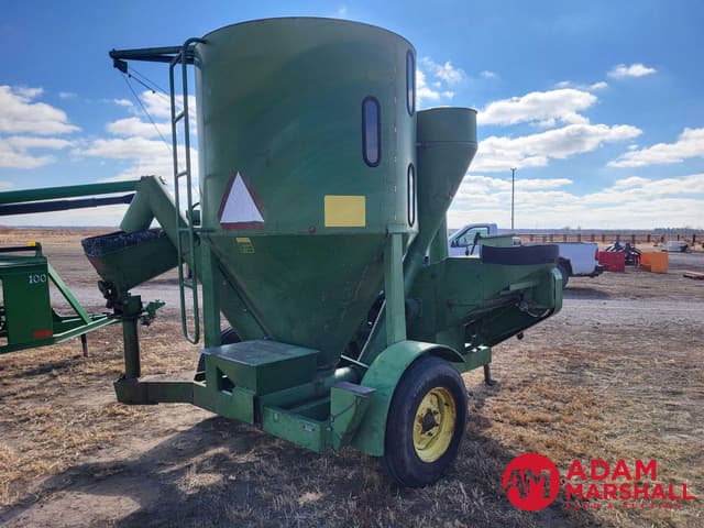 Image of John Deere 400 equipment image 3