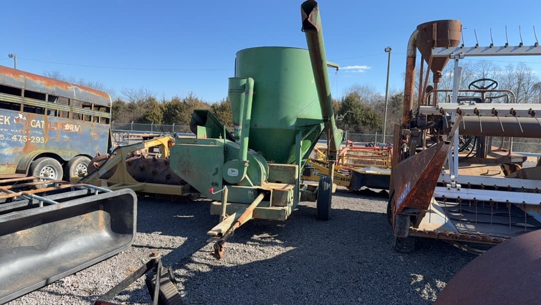 Image of John Deere 400 Primary image