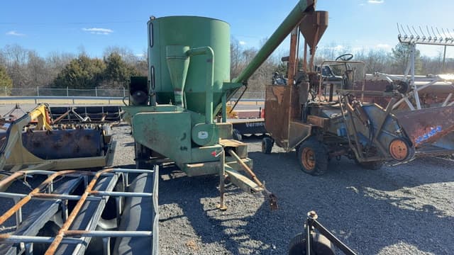 Image of John Deere 400 equipment image 1