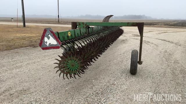 Image of John Deere 400 equipment image 1