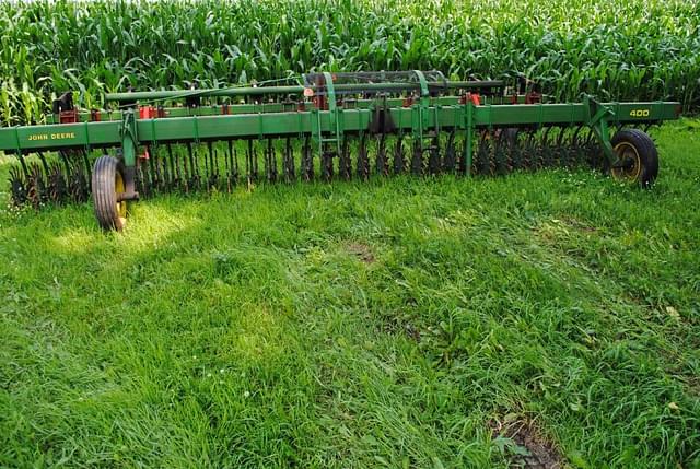 Image of John Deere 400 equipment image 1