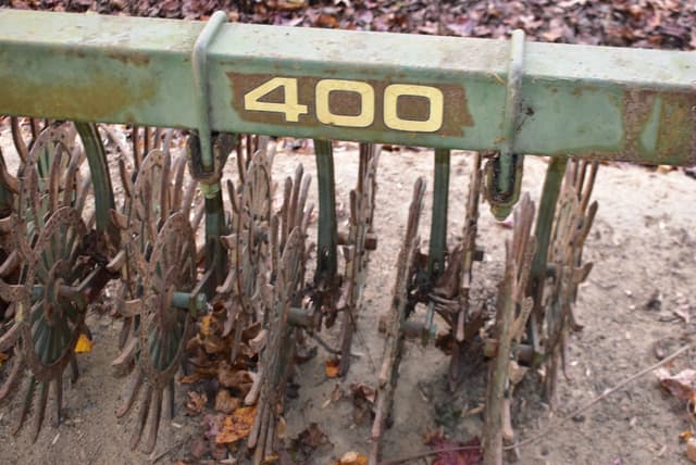 Image of John Deere 400 equipment image 1