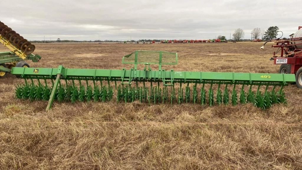 John Deere 400 Equipment Image0