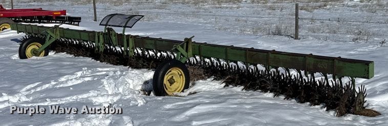 John Deere 400 Equipment Image0