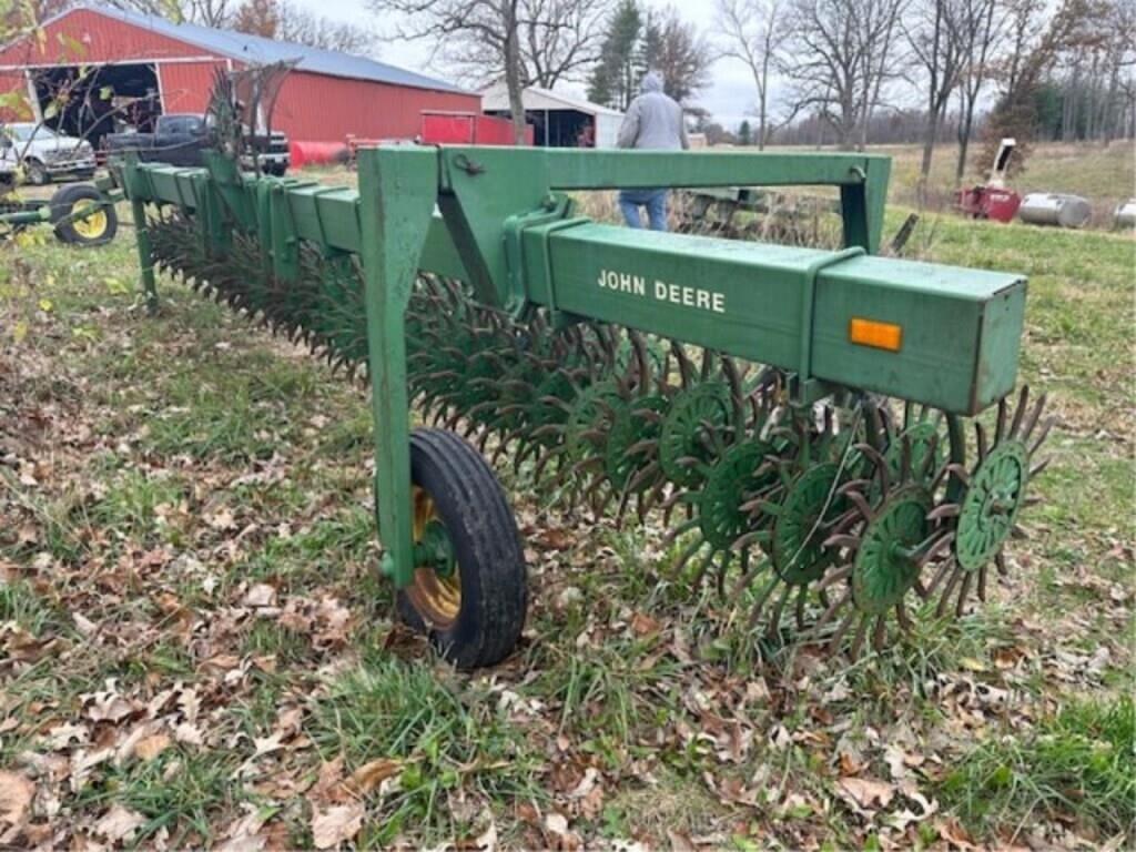 Image of John Deere 400 Image 1