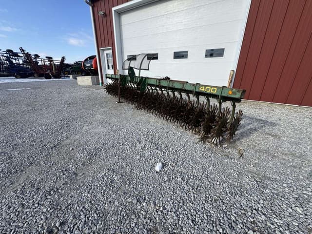 Image of John Deere 400 equipment image 1