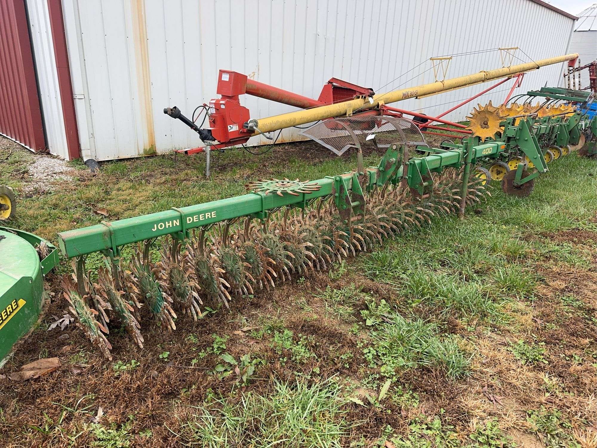 John Deere 400 Equipment Image0