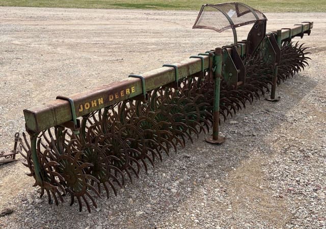 Image of John Deere E0400 equipment image 1