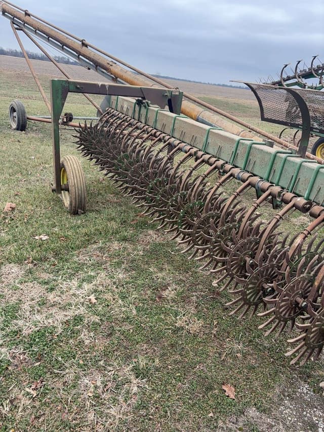 Image of John Deere 400 equipment image 4