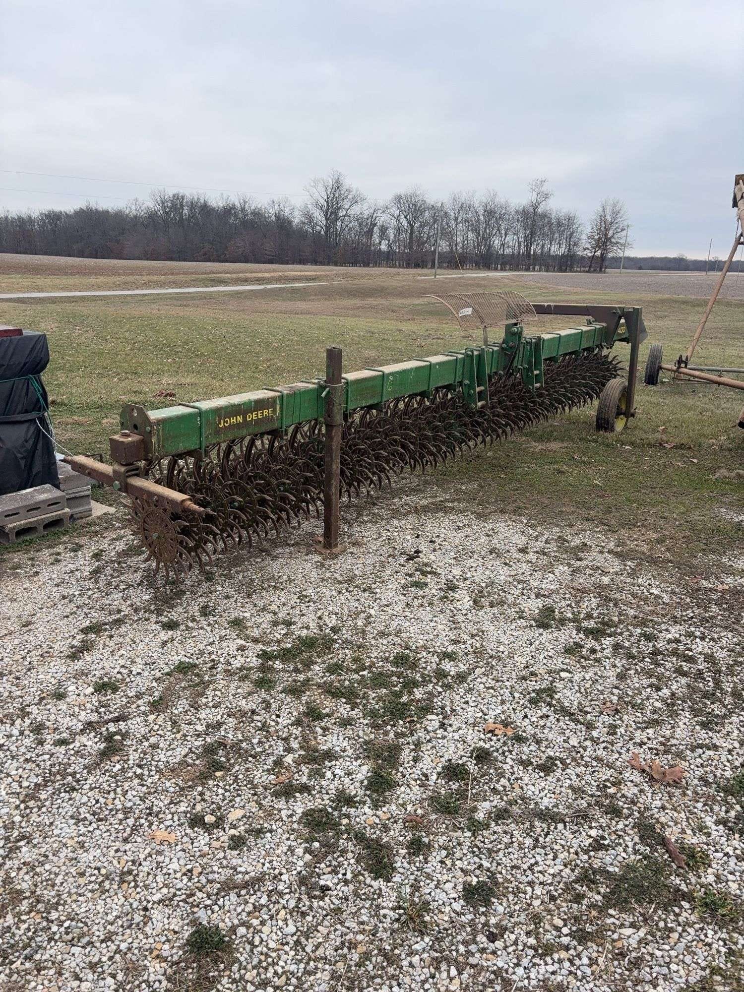 John Deere 400 Equipment Image0