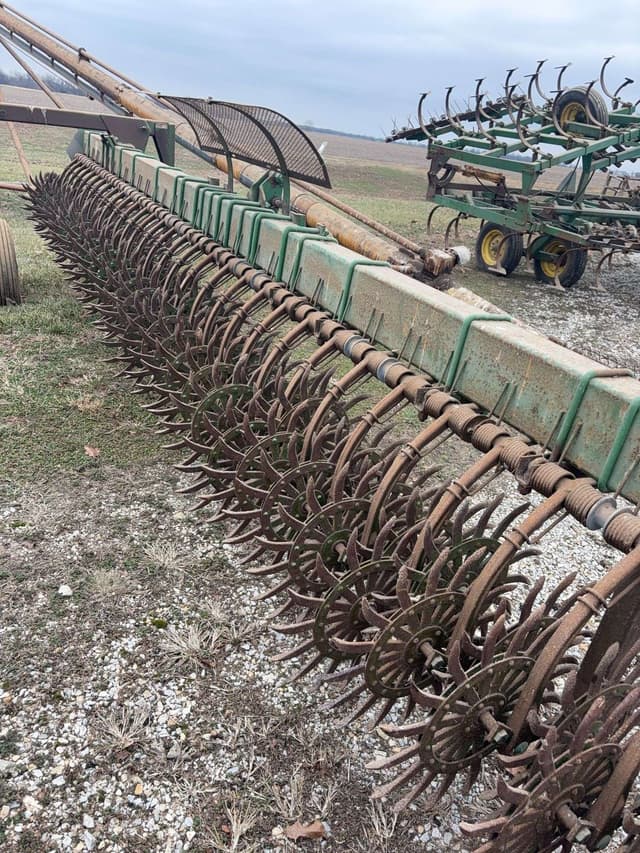 Image of John Deere 400 equipment image 3