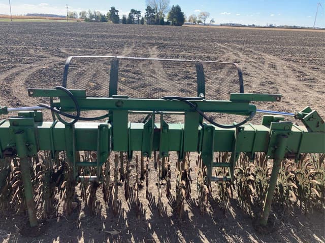 Image of John Deere E0400 equipment image 1