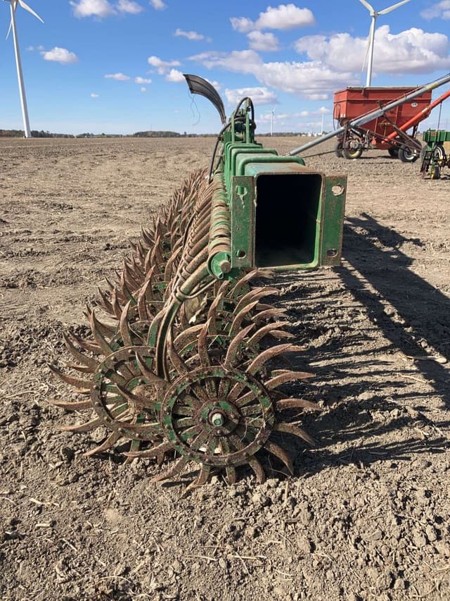 Image of John Deere E0400 equipment image 3