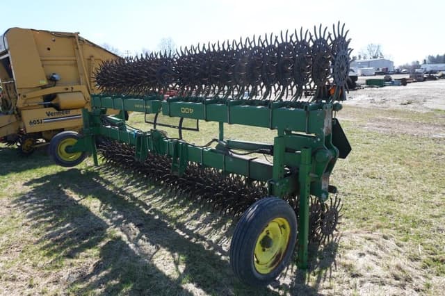 Image of John Deere 400 equipment image 2
