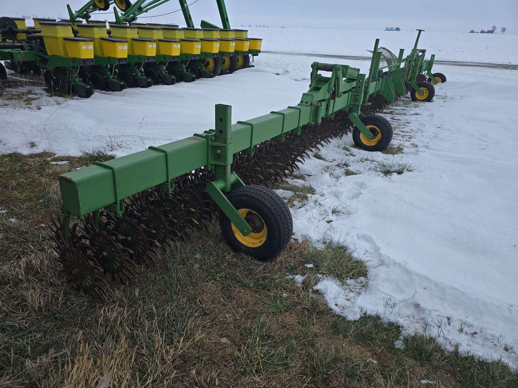 John Deere 400 Equipment Image0