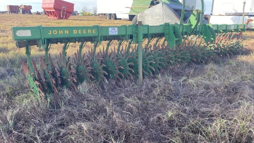 John Deere 400 Equipment Image0