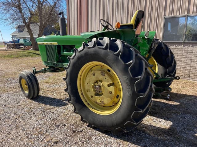 Image of John Deere 4000 equipment image 4