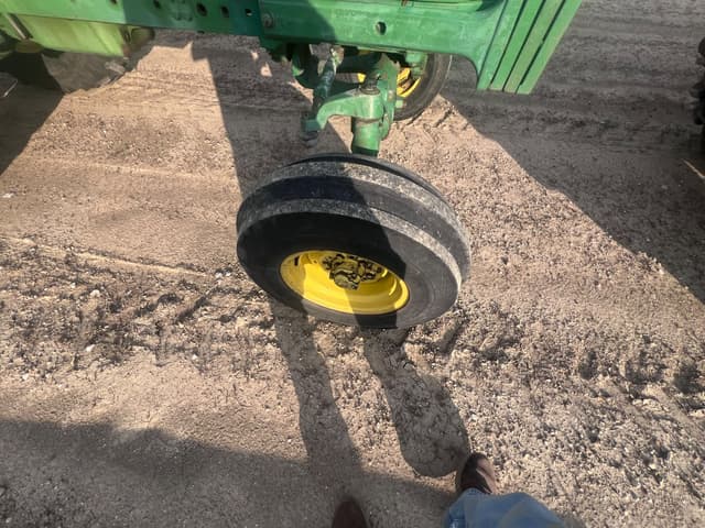 Image of John Deere 4000 equipment image 4