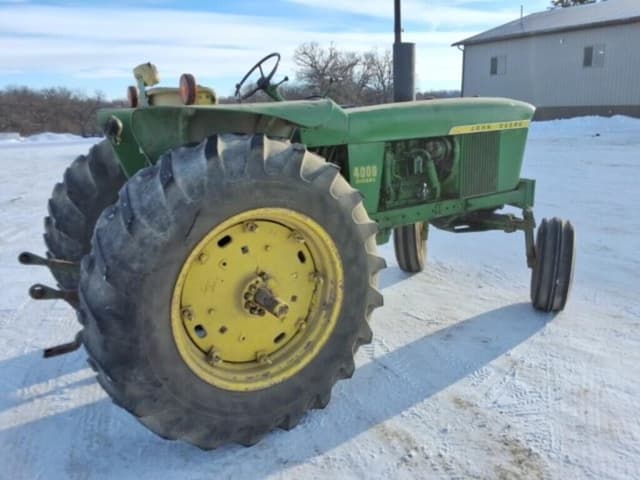 Image of John Deere 4000 equipment image 4