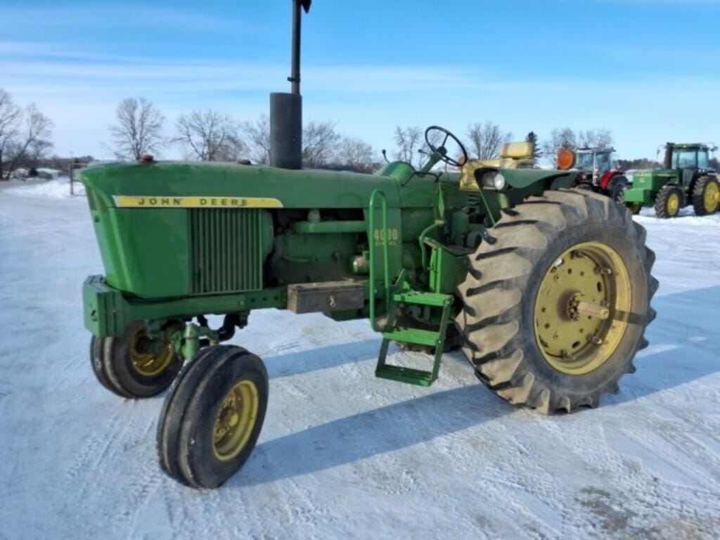 John Deere 4000 Equipment Image0