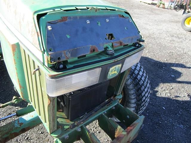 Image of John Deere 4005 equipment image 2