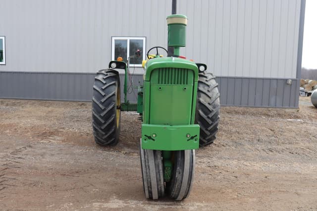 Image of John Deere 4010 equipment image 1