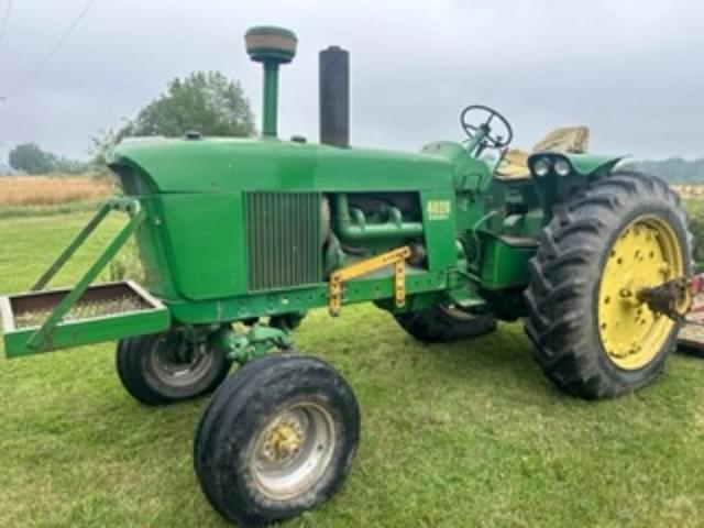 Image of John Deere 4010 equipment image 1