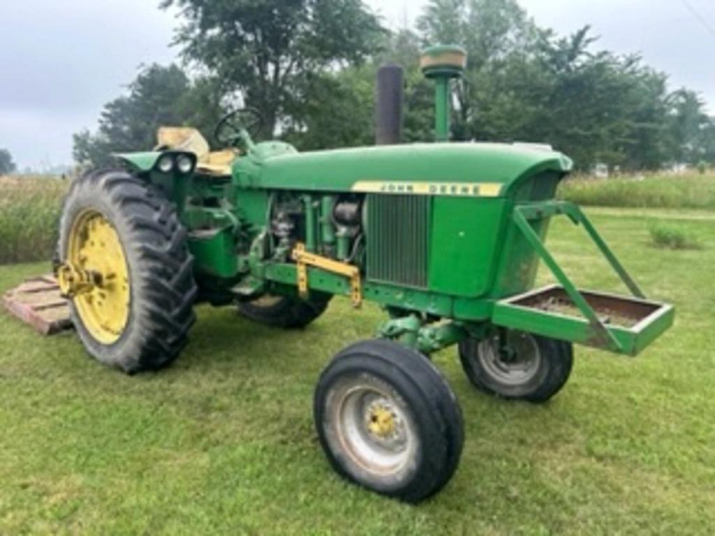 Image of John Deere 4010 Primary image