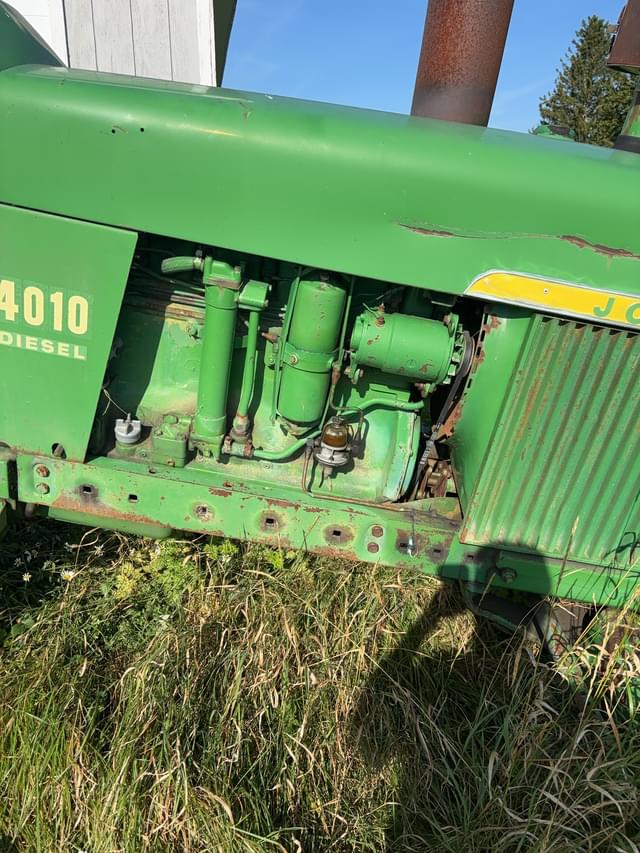 Image of John Deere 4010 equipment image 4