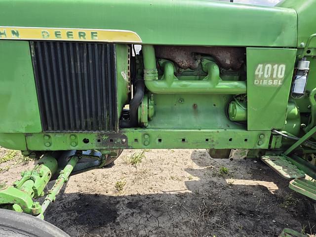 Image of John Deere 4010 equipment image 3
