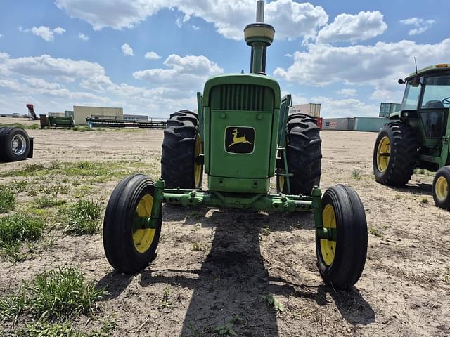 Image of John Deere 4010 equipment image 1