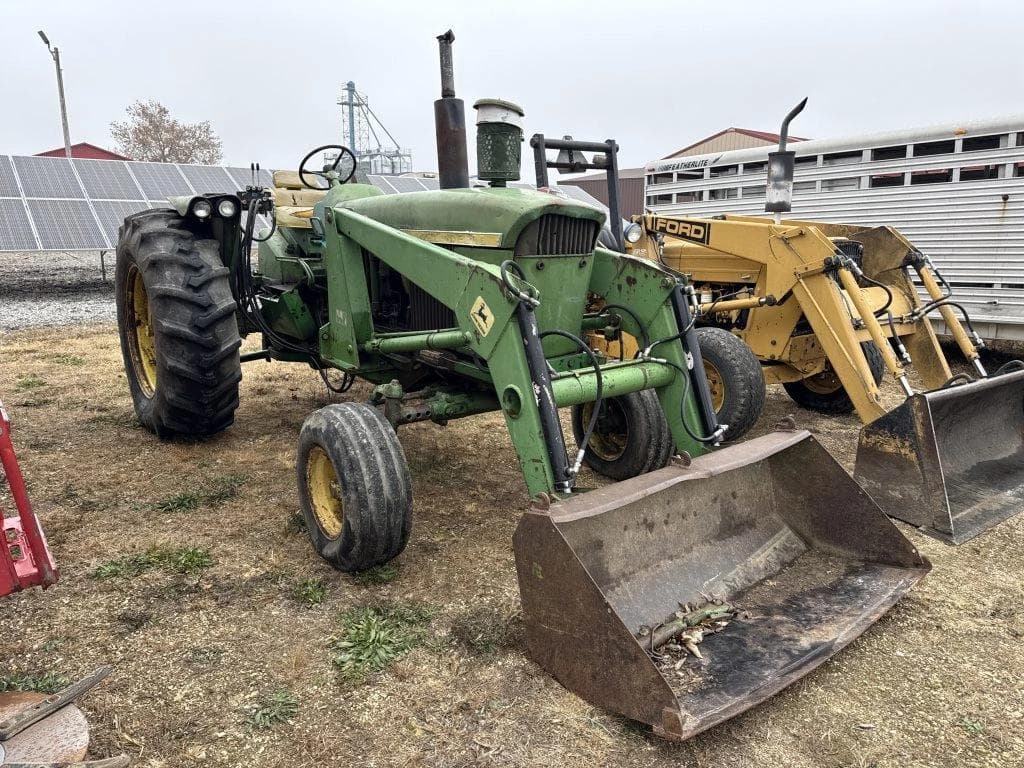 Image of John Deere 4010 Primary image