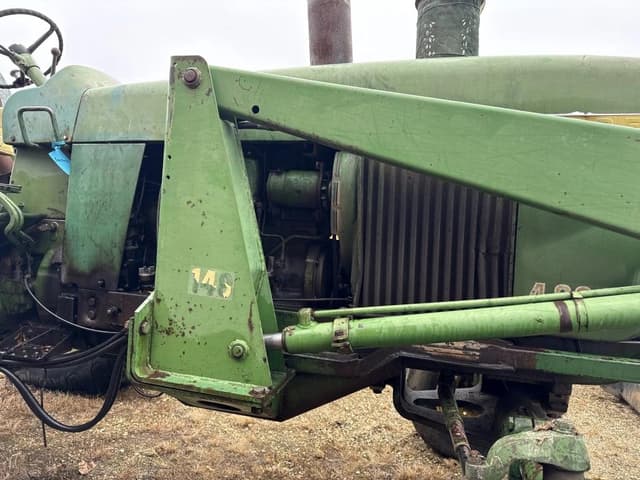 Image of John Deere 4010 equipment image 1