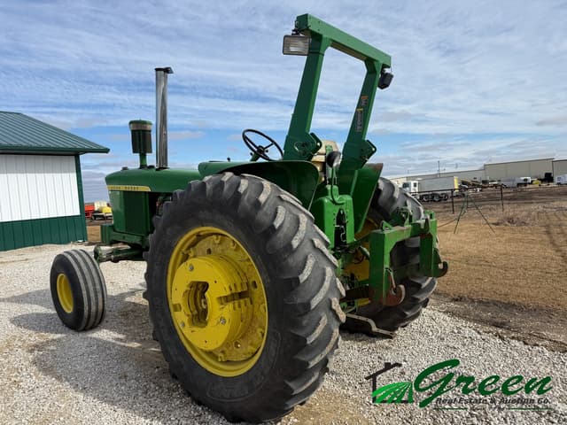 Image of John Deere 4010 equipment image 2