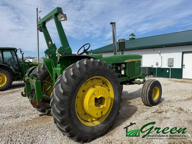 Image of John Deere 4010 equipment image 4