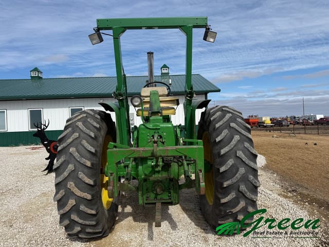 Image of John Deere 4010 equipment image 3
