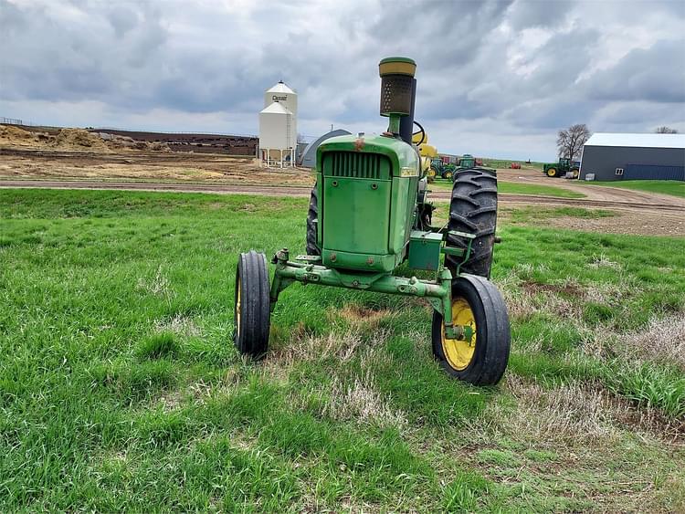 Main image John Deere 4010 3