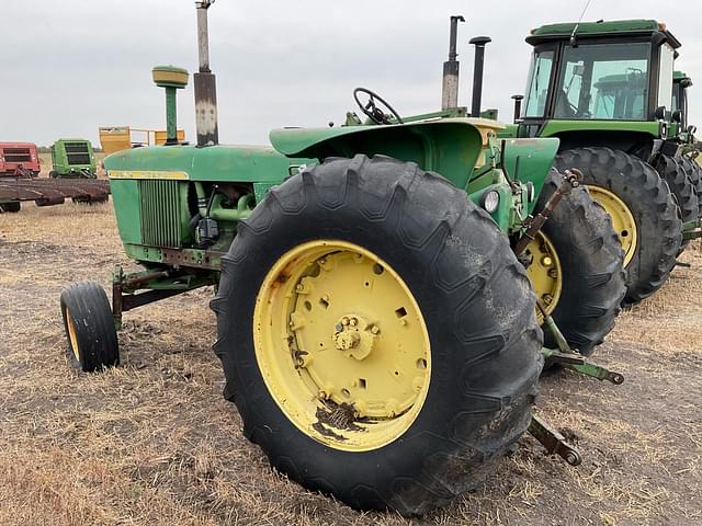 Image of John Deere 4010 equipment image 3