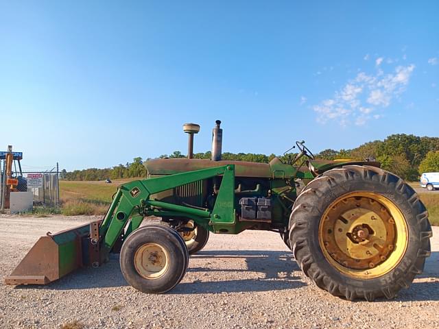 Image of John Deere 4010 equipment image 4