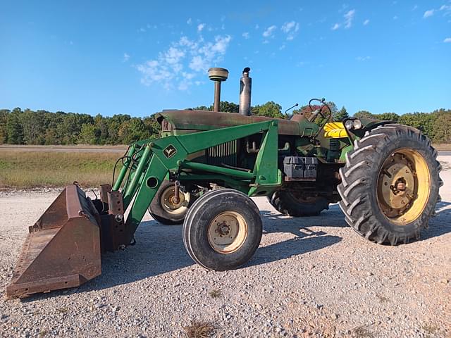 Image of John Deere 4010 equipment image 2