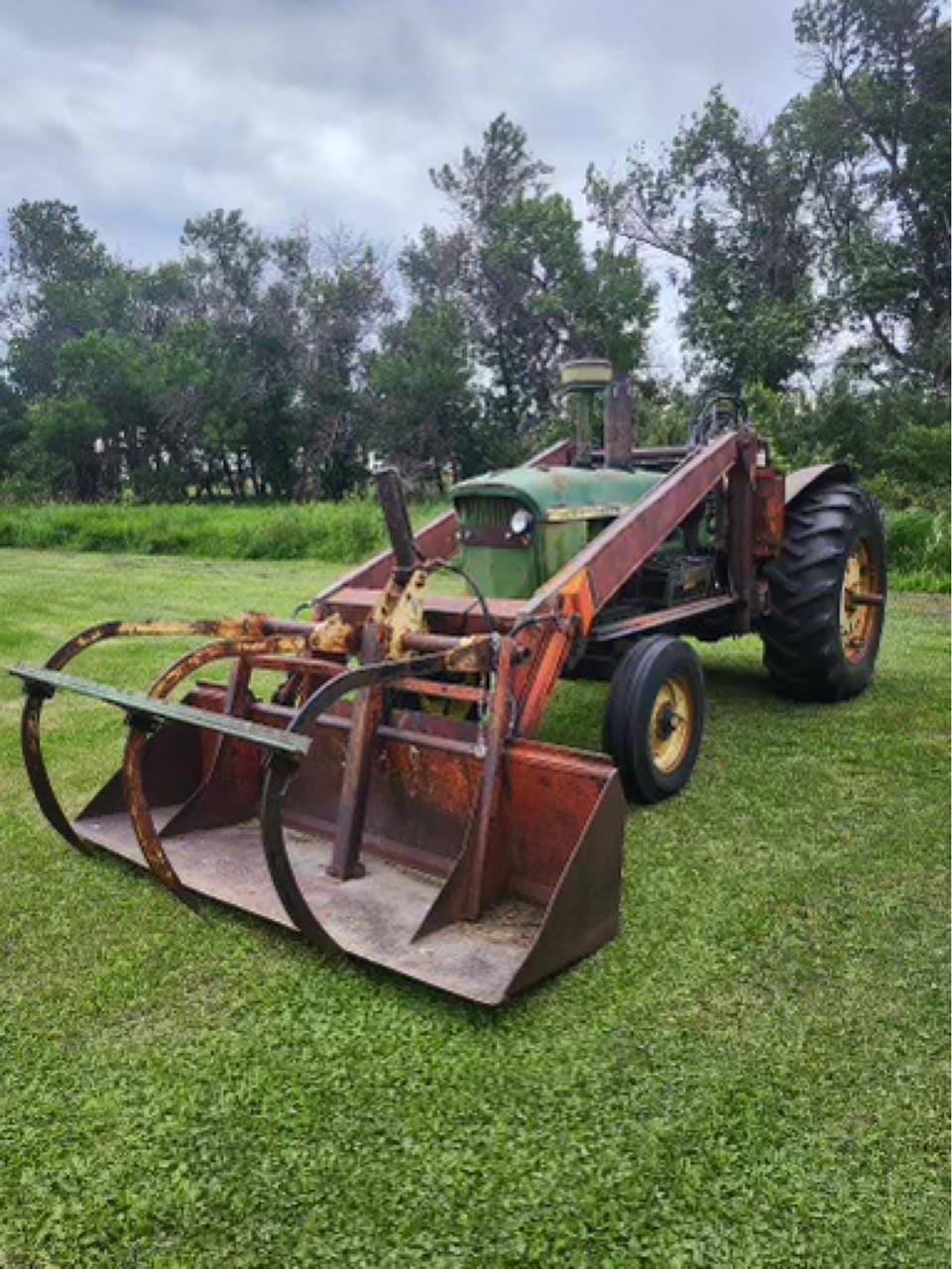 John Deere 4010 Equipment Image0