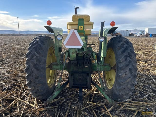 Image of John Deere 4010 equipment image 2