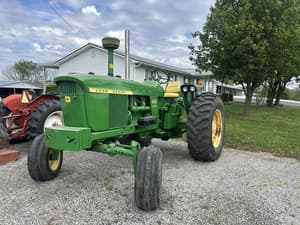 John Deere 4010 Image