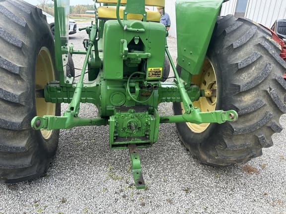 Image of John Deere 4010 equipment image 4