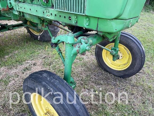 Image of John Deere 4010 equipment image 1