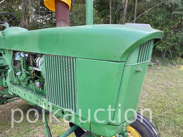 Image of John Deere 4010 equipment image 2