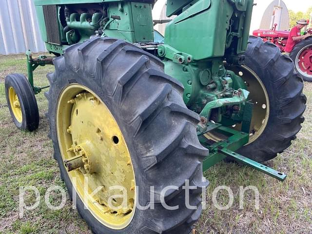 Image of John Deere 4010 equipment image 4