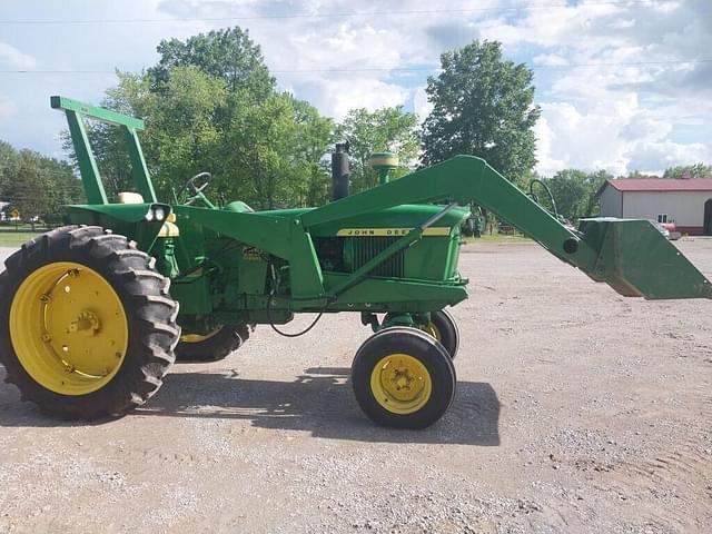 Image of John Deere 4010 equipment image 3